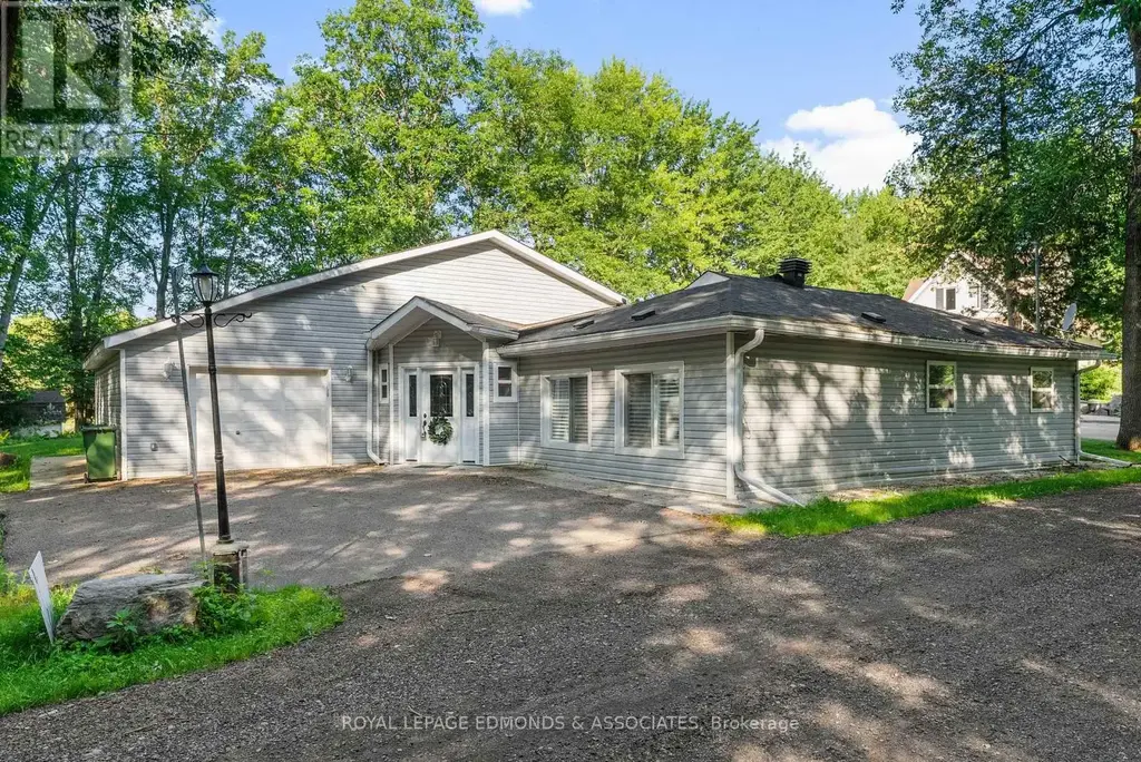 731 Francie Lane, Laurentian Valley